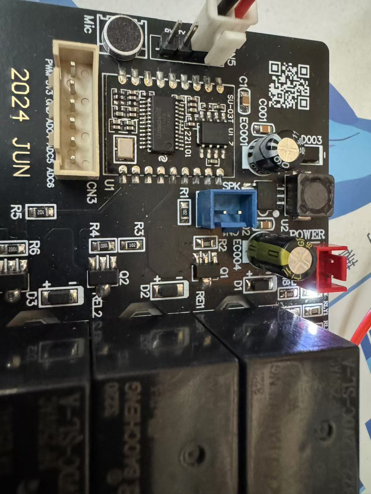 SU-03T模块PCB特写